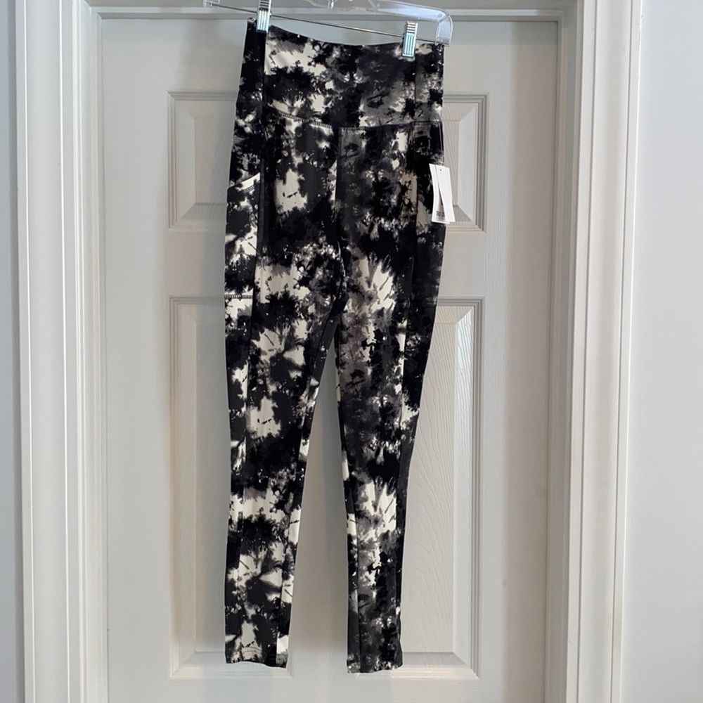 True Craft black tie dye Yummy leggings